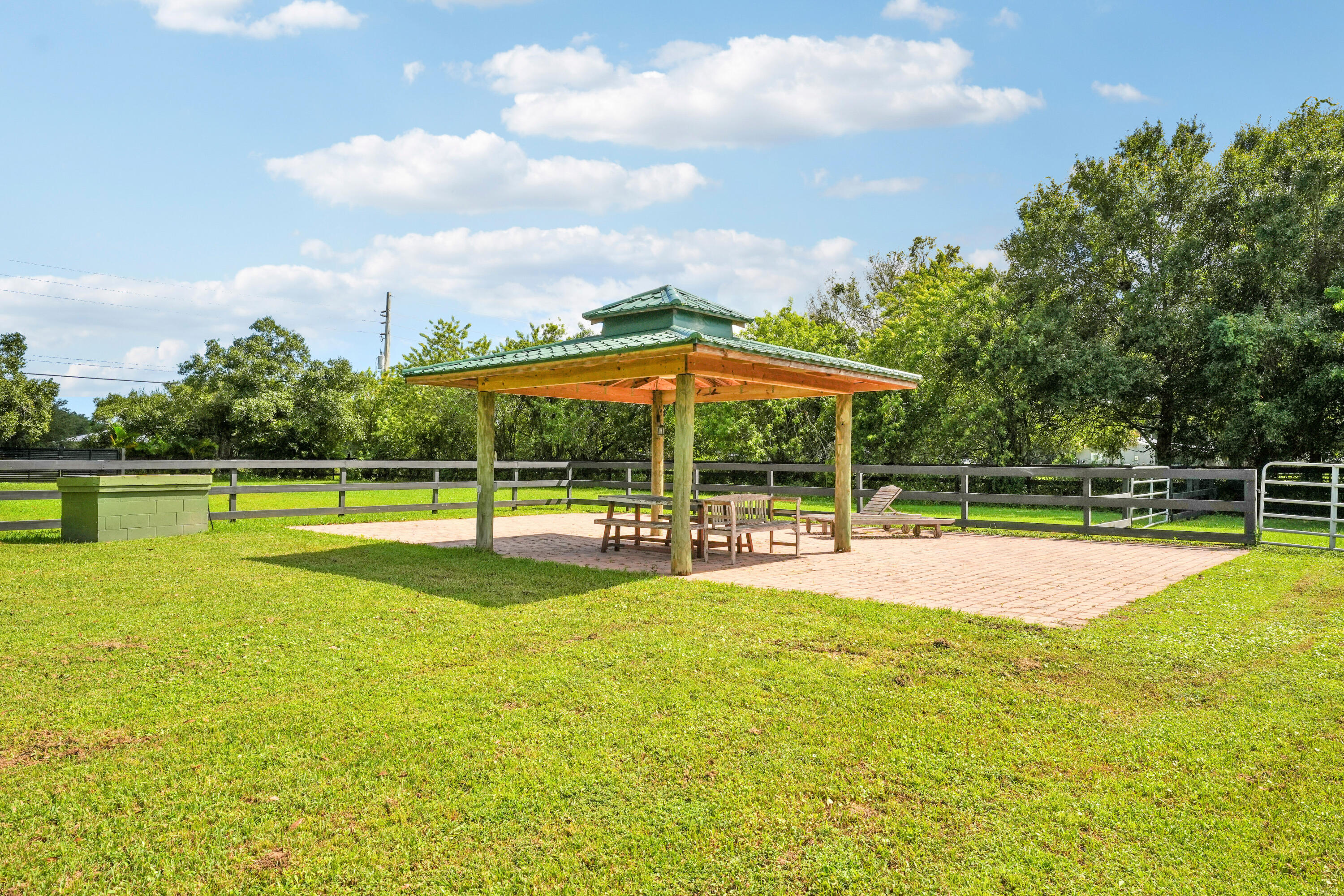 401 Campbell Road Fort Pierce, FL 34945 - Photo 36 of 40 Gazebo