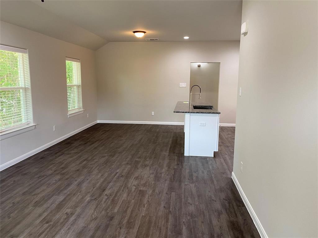 313 East Nelson Street Denison, TX 75021 - Photo 2 of 22