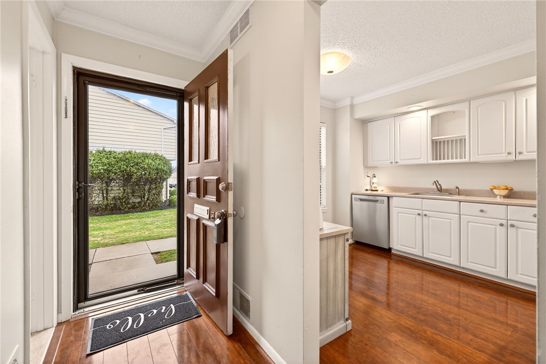 609 French Road Brighton, NY 14618 - Photo 4 of 30