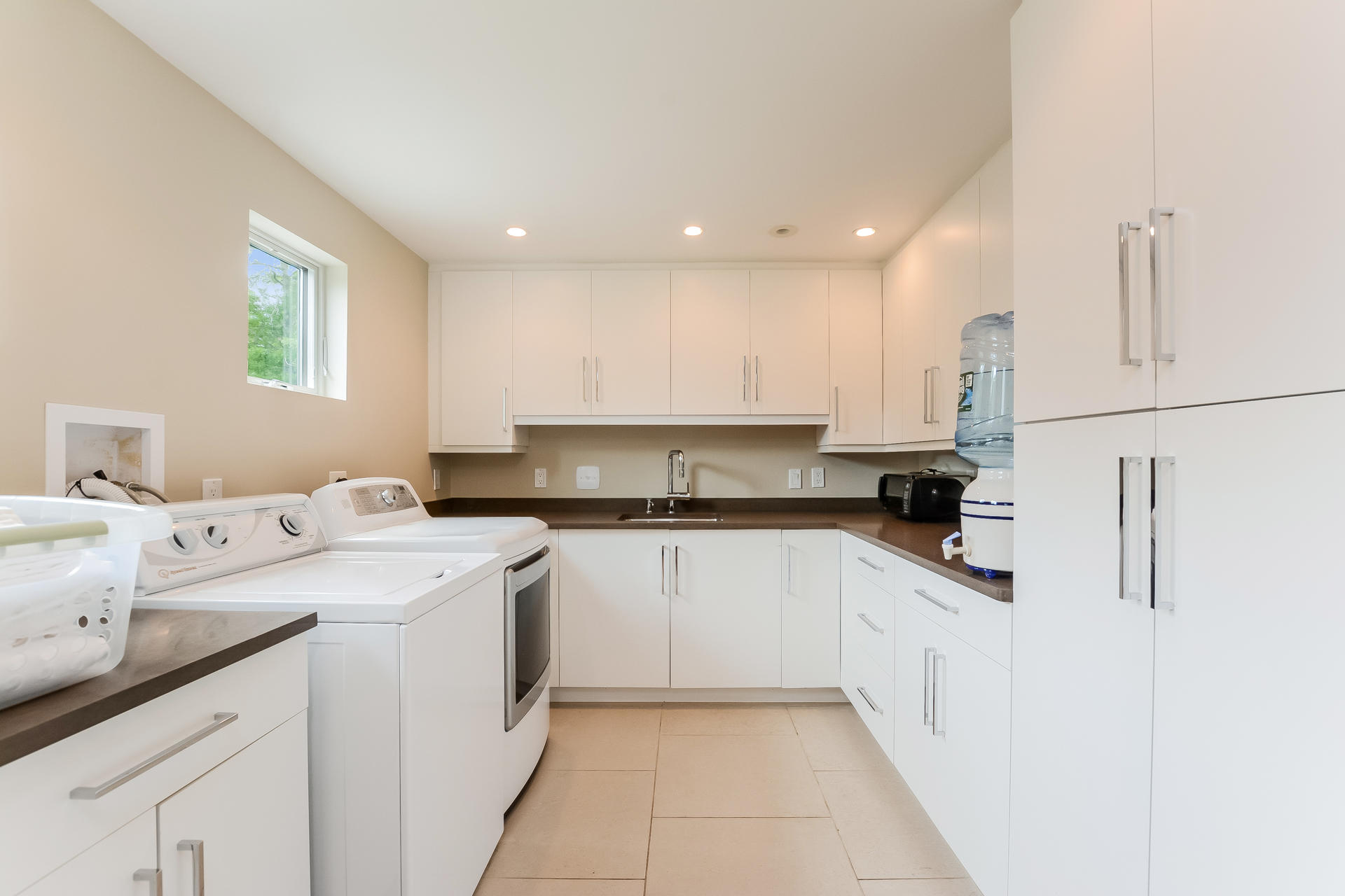 37 The Hunt Circle Mashpee, MA 02649 - Photo 25 of 73 033-photo-laundry-room-9320369