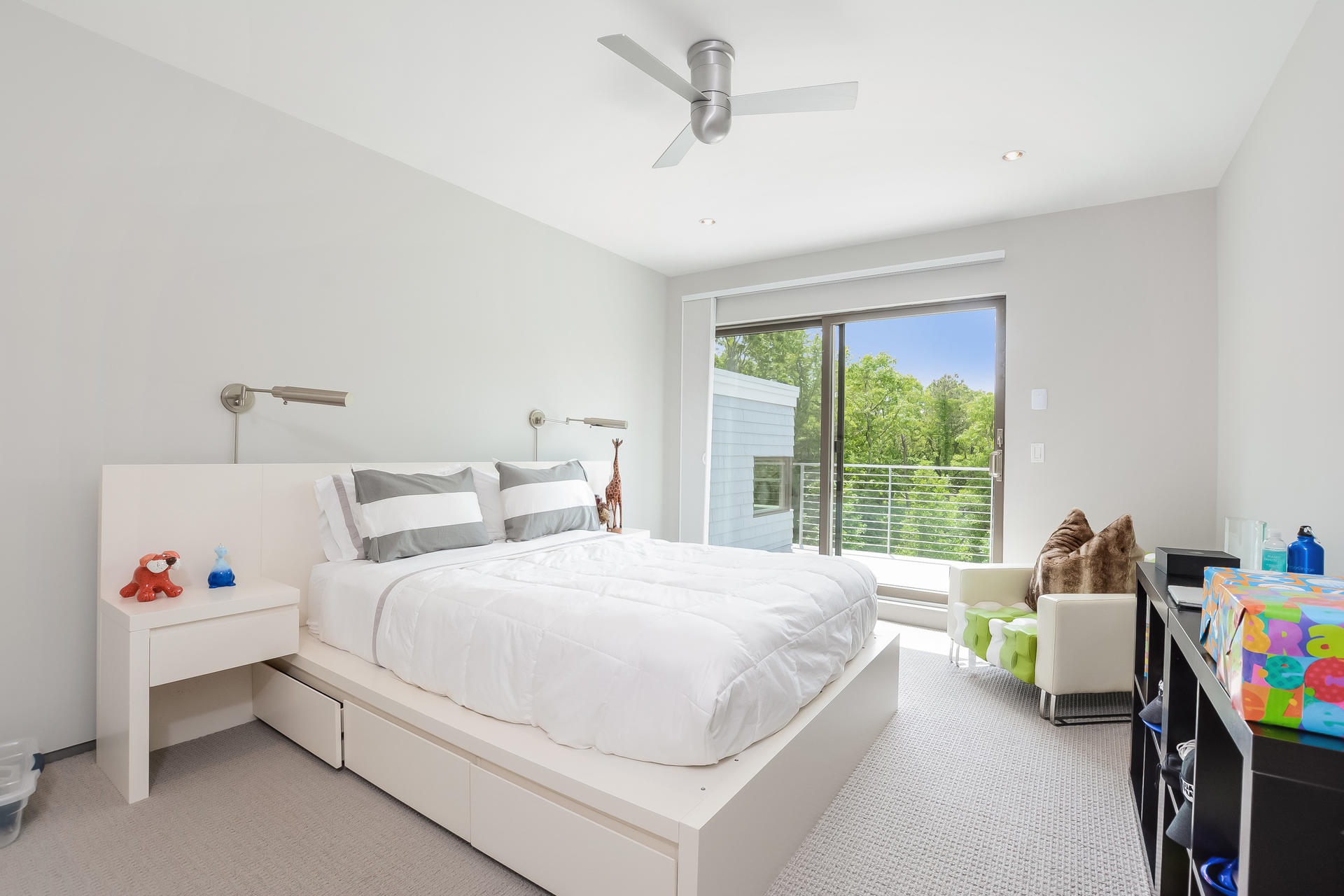 37 The Hunt Circle Mashpee, MA 02649 - Photo 31 of 73 a bed room with a bed and a chair