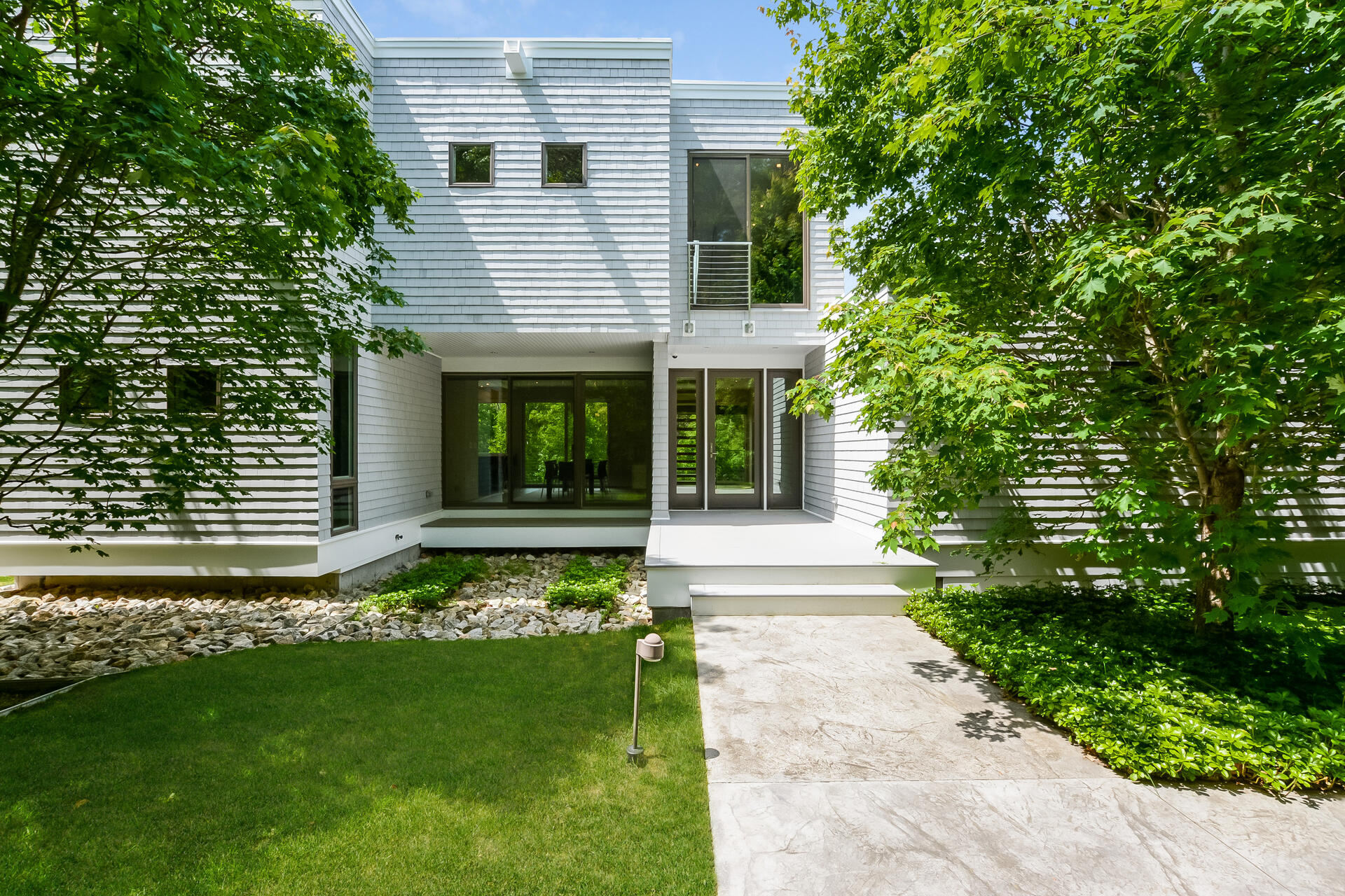 37 The Hunt Circle Mashpee, MA 02649 - Photo 61 of 73 a view of a house with a garden