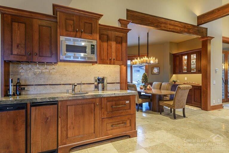 18296 Plainview Road Bend, OR 97703 - Photo 7 of 25 Gallery Image 7
