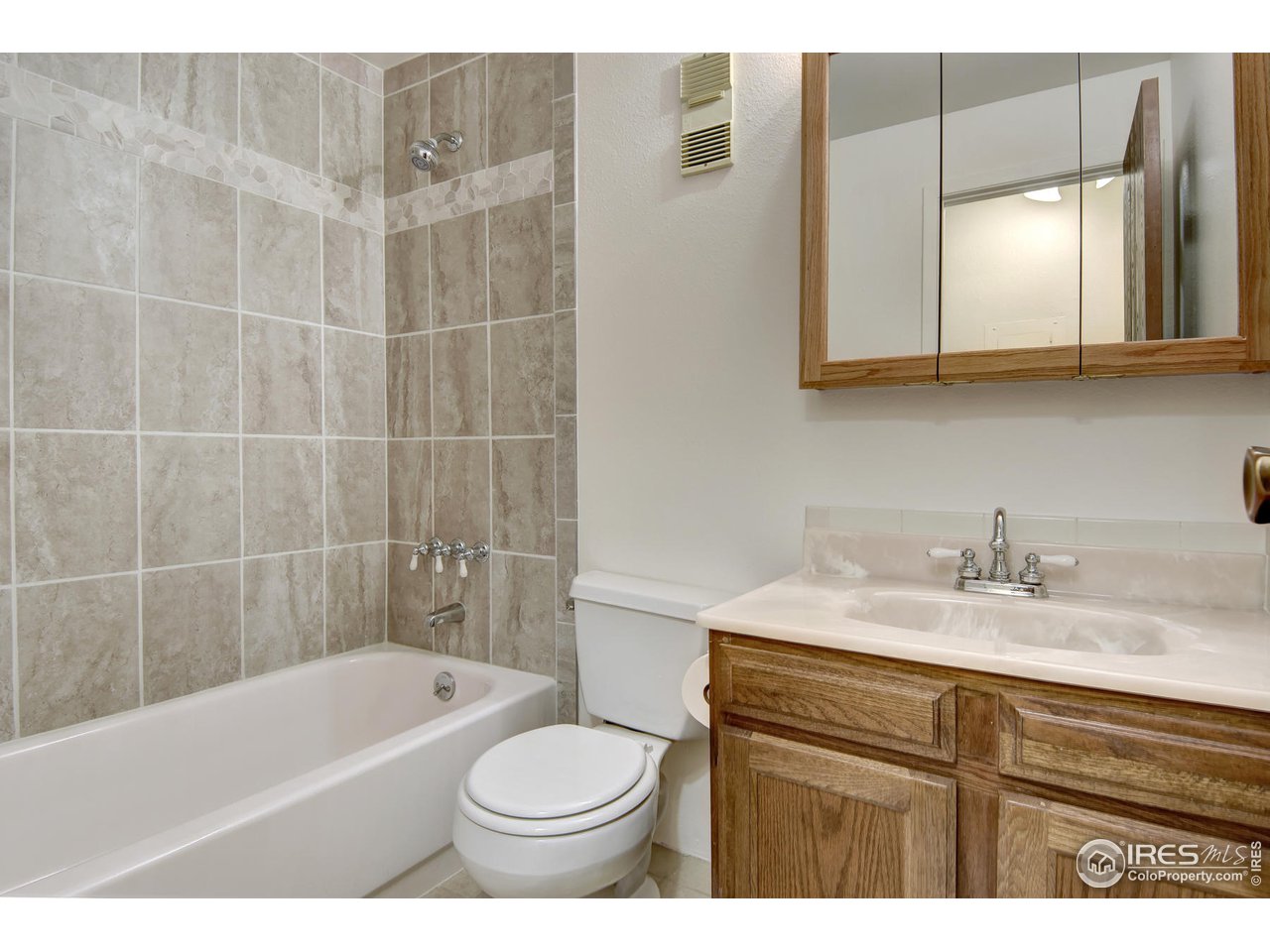 6505 Kalua Road, Unit 204 Boulder, CO 80301 - Photo 11 of 25 Gallery Image 11