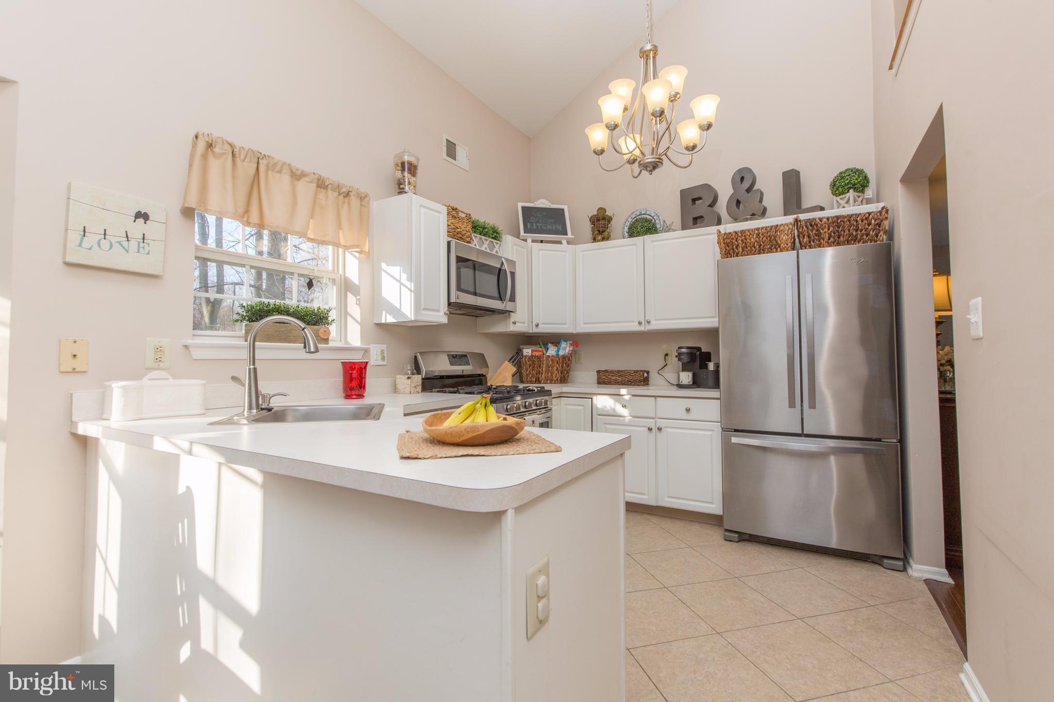 68 Kristopher Drive Hamilton, NJ 08620 - Photo 14 of 40 Kitchen