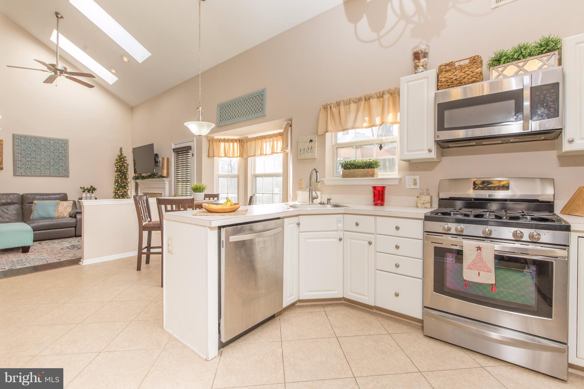 68 Kristopher Drive Hamilton, NJ 08620 - Photo 15 of 40 Kitchen