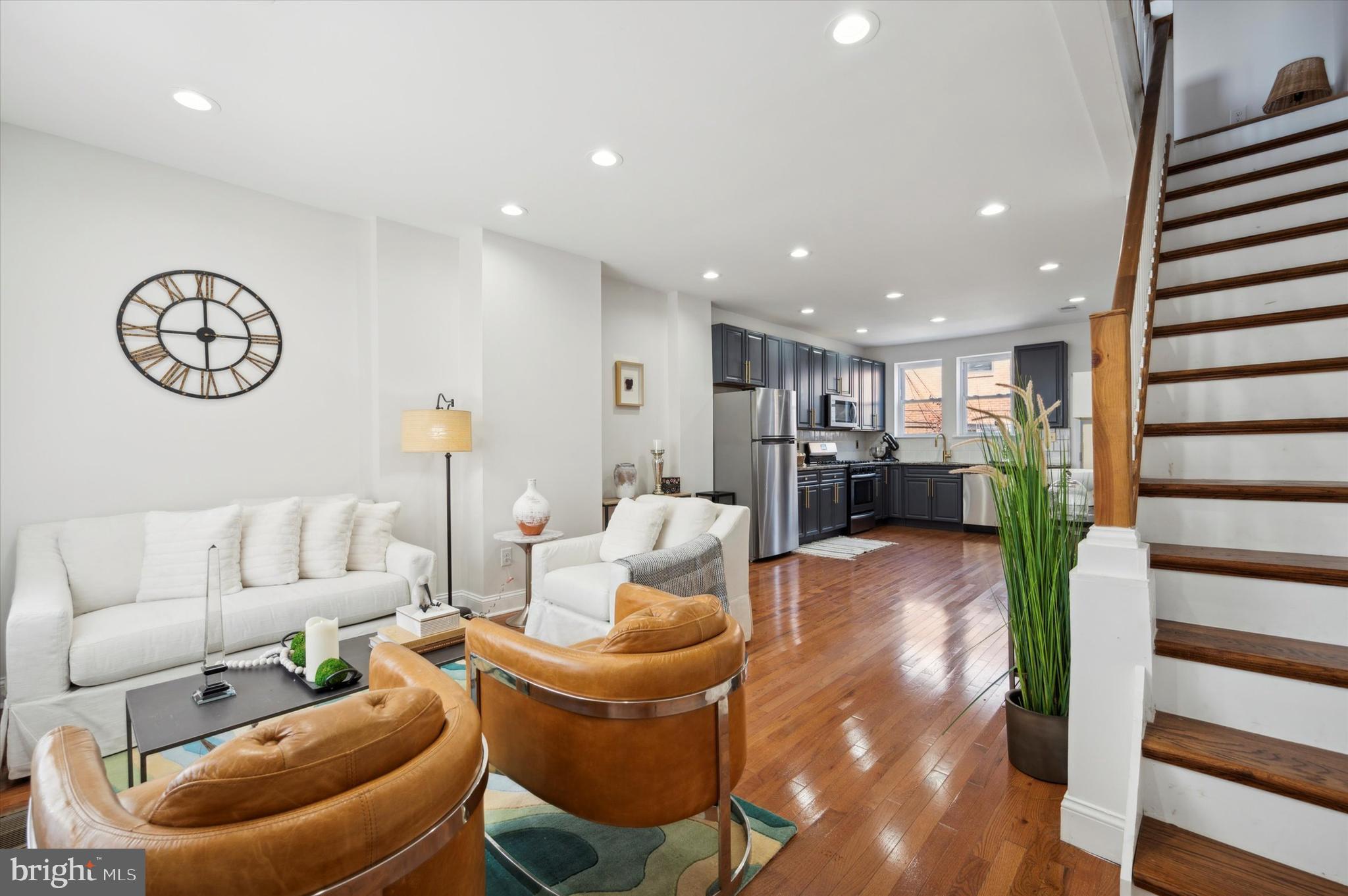 6237 Addison Street Philadelphia, PA 19143 - Photo 2 of 16 Living Room entry