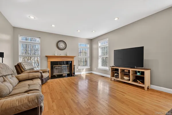 $799,000 | 47 Willets Way, Newburgh, NY 12550