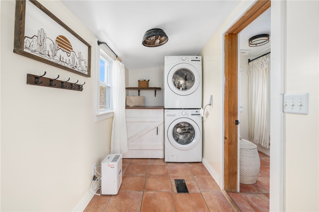 4588 Main Road Tiverton, RI 02878 - Photo 14 of 35 Laundry Room
