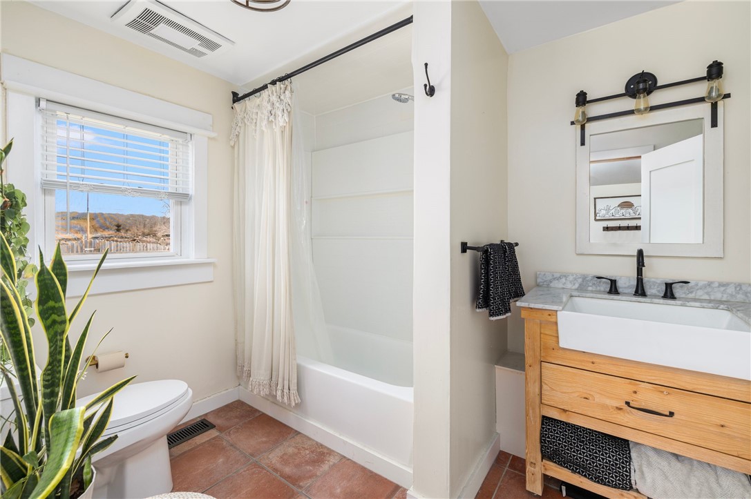 4588 Main Road Tiverton, RI 02878 - Photo 16 of 35 Full Bath