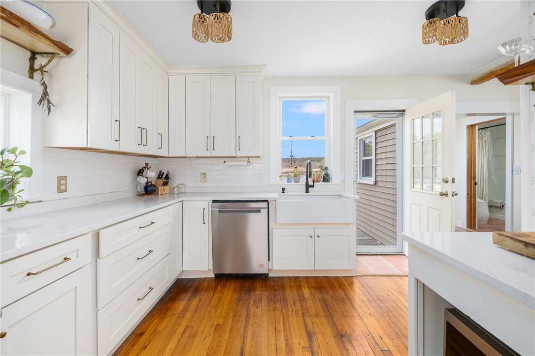 4588 Main Road Tiverton, RI 02878 - Photo 8 of 35 Kitchen