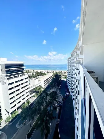 $2,800 | 100 Lincoln Road, Unit 1404, Miami Beach, FL 33139