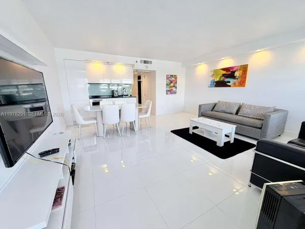 $2,800 | 100 Lincoln Road, Unit 1404, Miami Beach, FL 33139