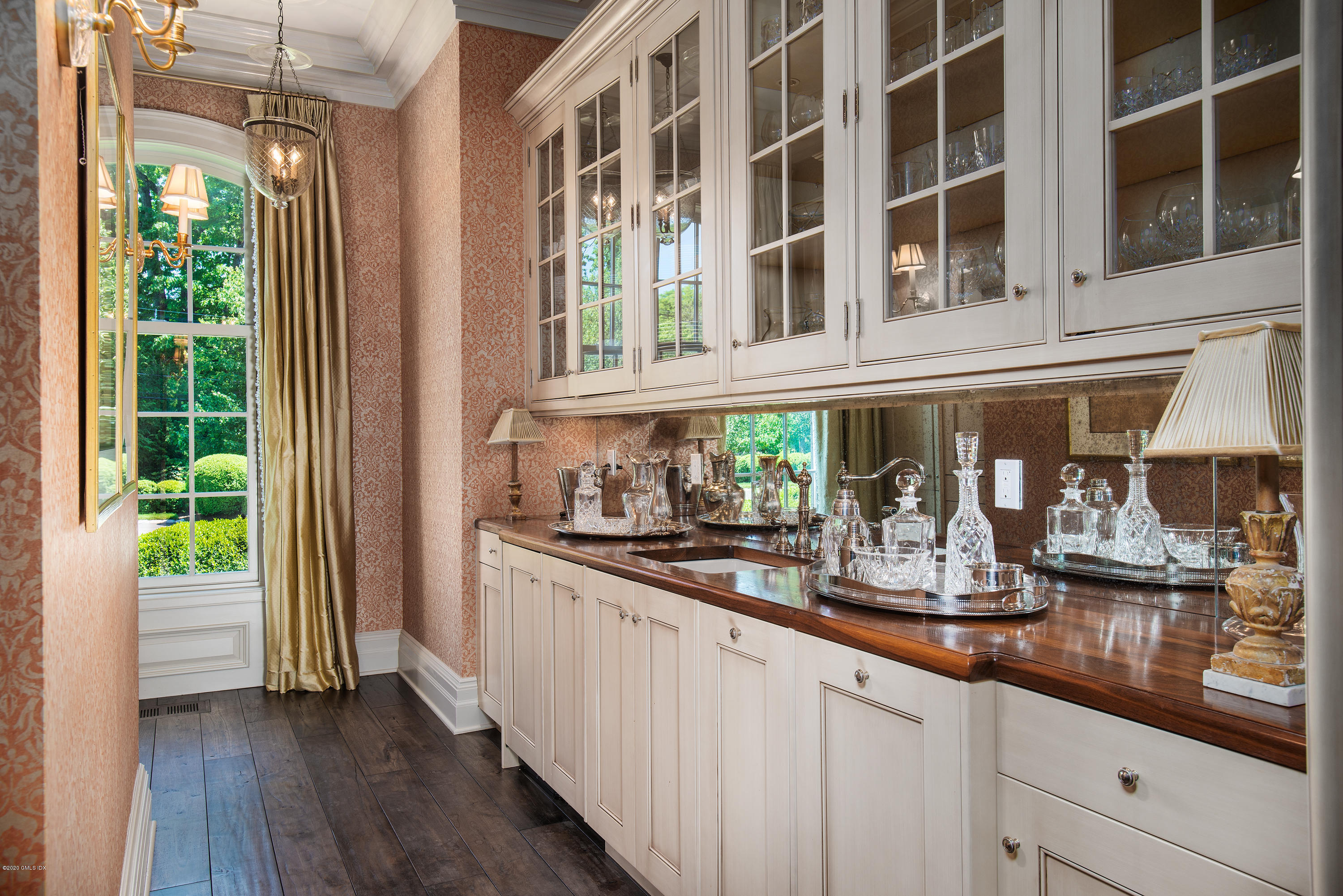 Undisclosed Address Greenwich, CT 06830 - Photo 11 of 38 060920-P29