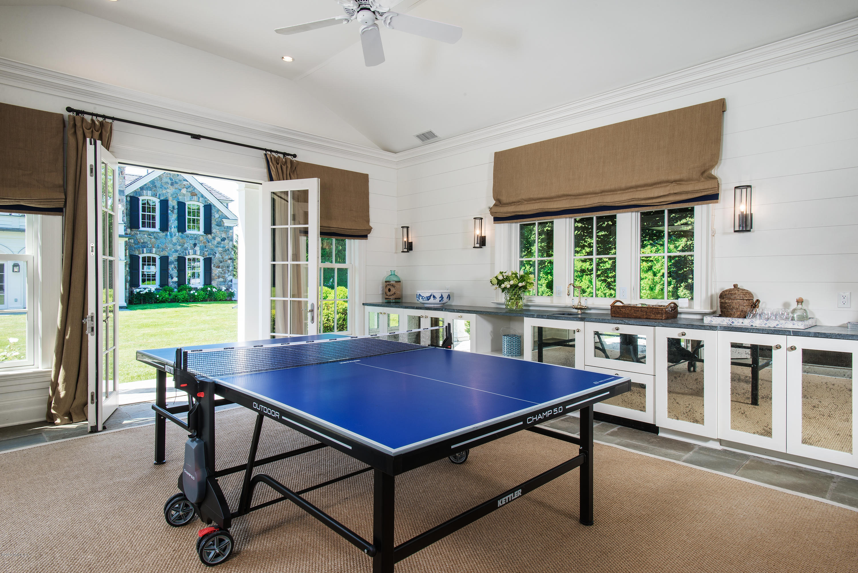 Undisclosed Address Greenwich, CT 06830 - Photo 35 of 38 060920-P2