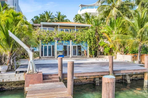 $5,500,000 | Isle of Normandy Miami View, Miami Beach, FL 33141