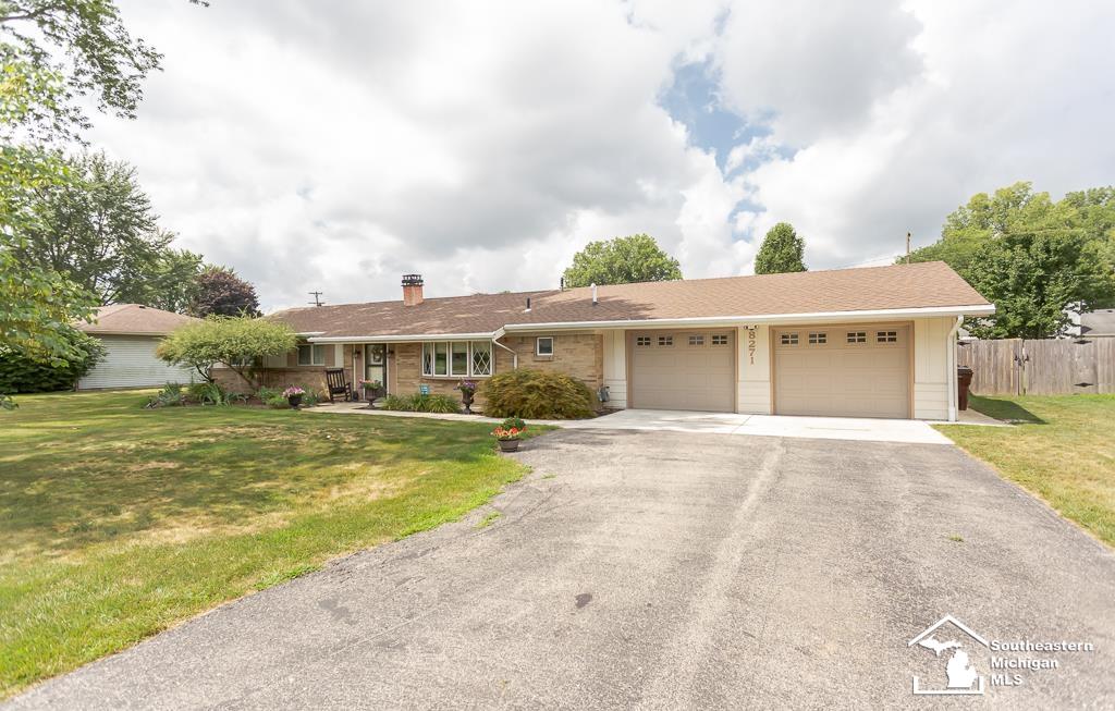 8271 Douglas Road Lambertville, MI 48144 - Photo 3 of 47 50085707-2.JPG