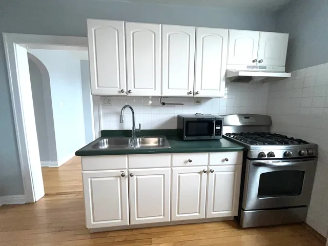 $1,400 | 5852 West Higgins Avenue, Unit 3B, Chicago, IL 60630