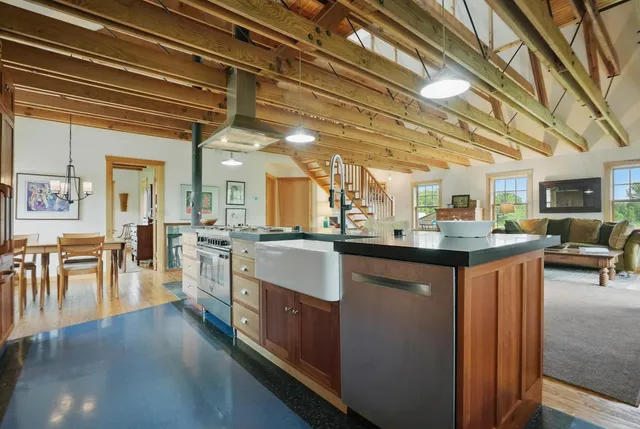 $975,000 | 85 Shrine Road, Isle La Motte, VT 05463