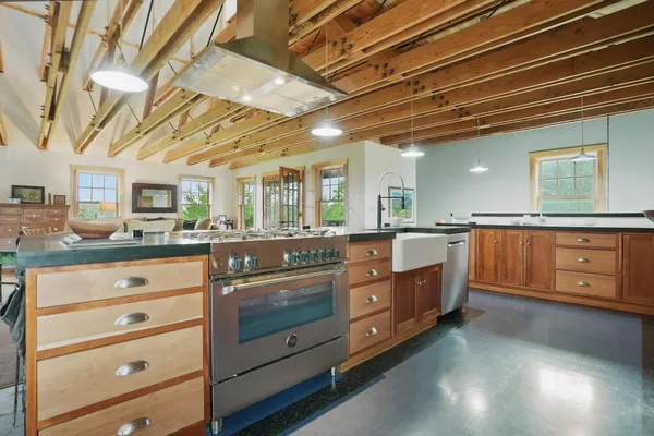 $975,000 | 85 Shrine Road, Isle La Motte, VT 05463