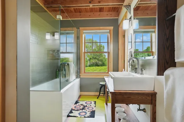 $975,000 | 85 Shrine Road, Isle La Motte, VT 05463