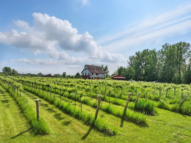 $975,000 | 85 Shrine Road, Isle La Motte, VT 05463