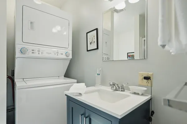 $975,000 | 85 Shrine Road, Isle La Motte, VT 05463