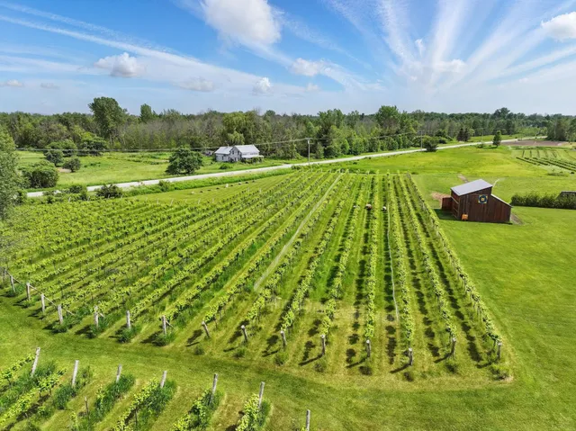 $975,000 | 85 Shrine Road, Isle La Motte, VT 05463