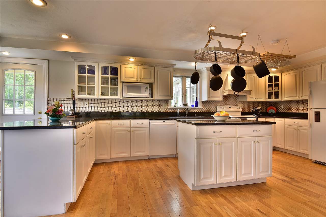 8 Post Road North Hampton, NH 03862 - Photo 13 of 36