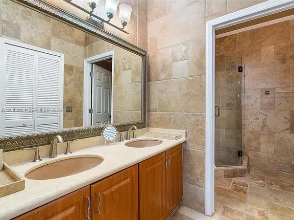 $5,000 | 8978 Northwest 152nd Lane, Miami Lakes, FL 33018