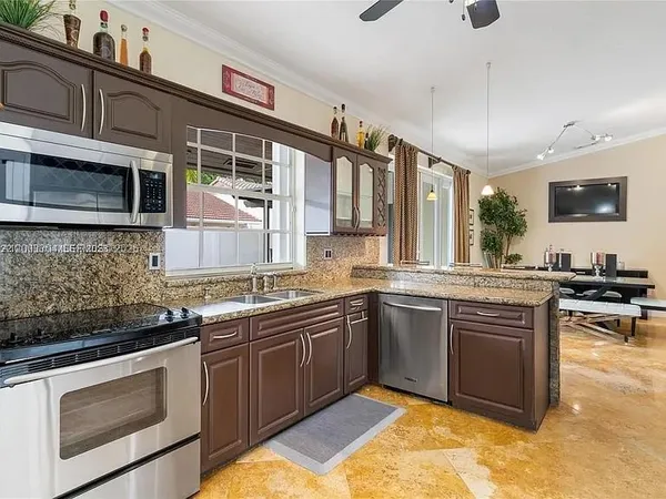 $5,000 | 8978 Northwest 152nd Lane, Miami Lakes, FL 33018