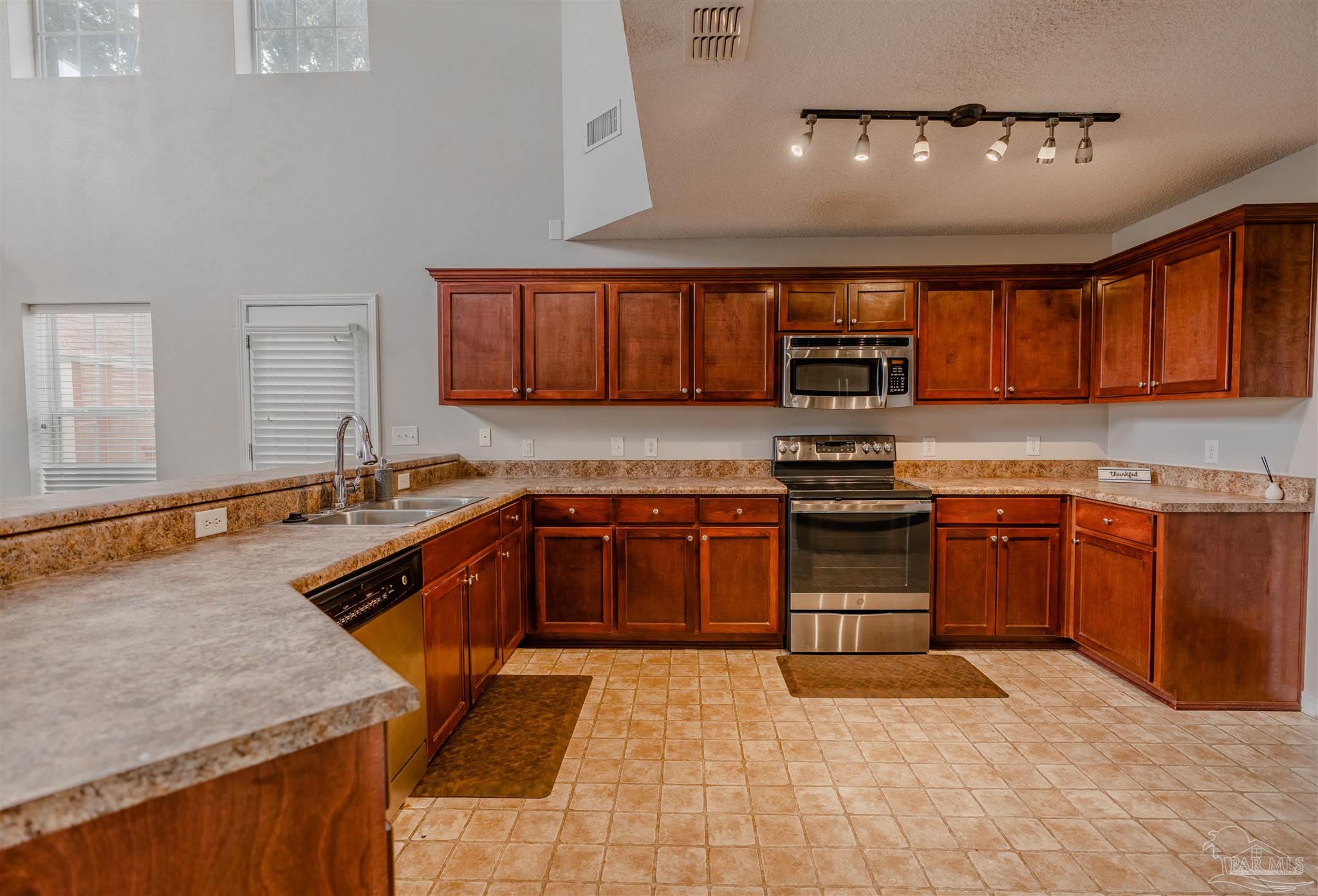 3336 Wasatch Range Loop Pensacola, FL 32526 - Photo 10 of 31 Gallery Image 10