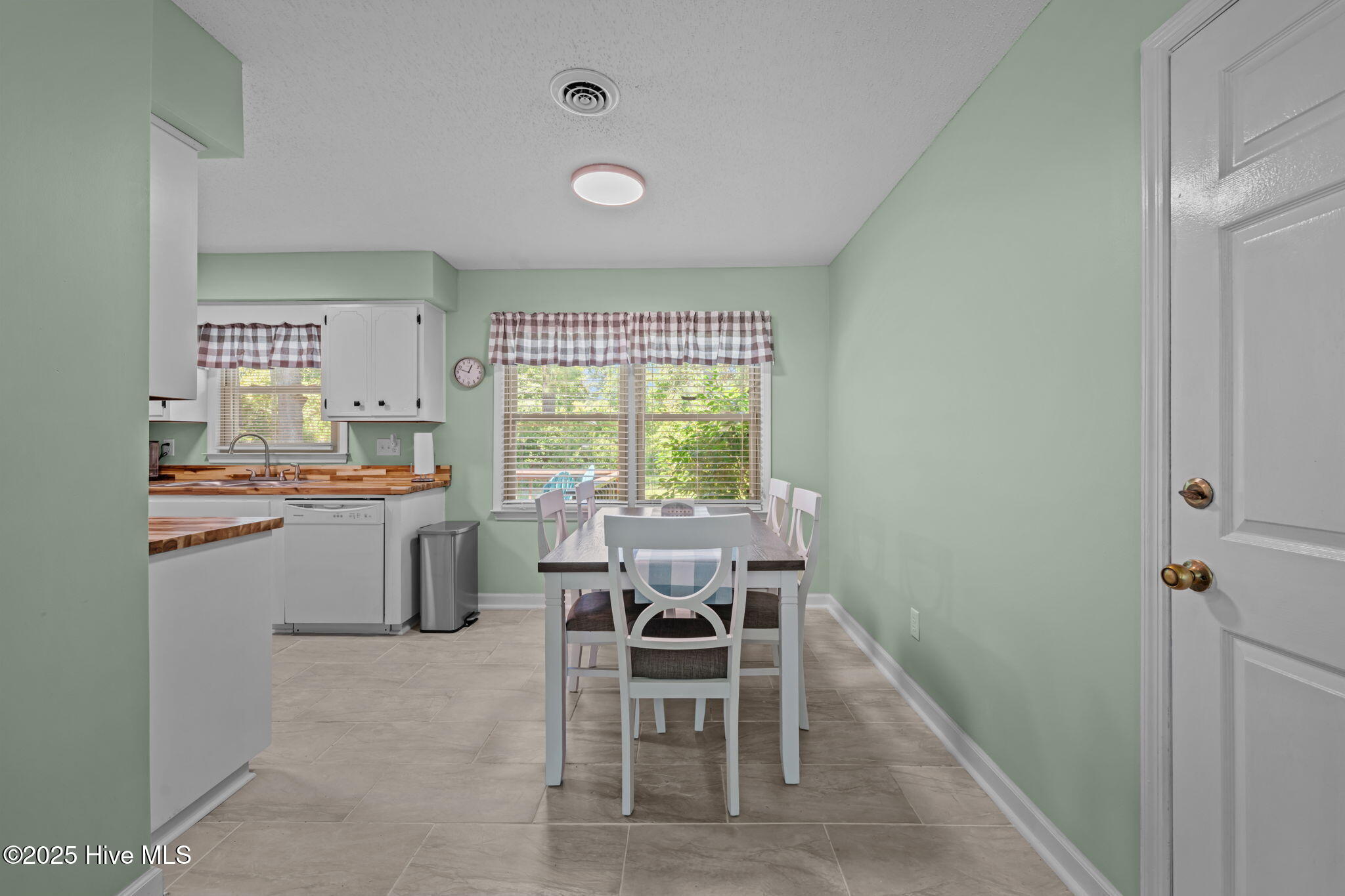 1103 Fulcher Lane New Bern, NC 28562 - Photo 23 of 36 28-web-or-mls-DSC_2418