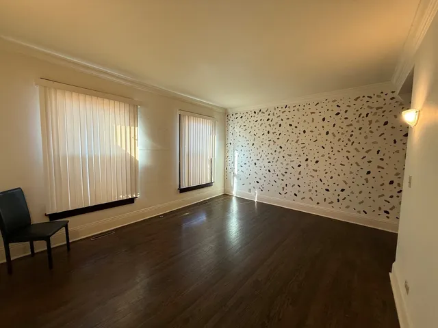 $1,100 | 323 North West Street, Unit A, Waukegan, IL 60085