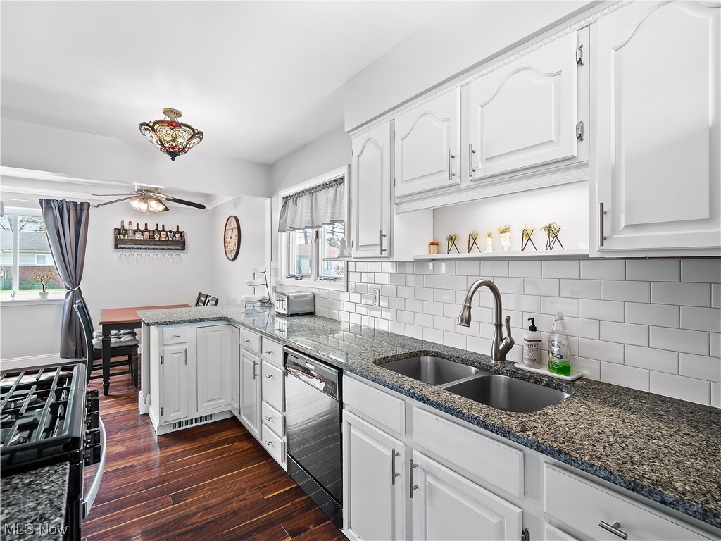 30027 Forestgrove Road Willowick, OH 44095 - Photo 3 of 27 Gallery Image 3