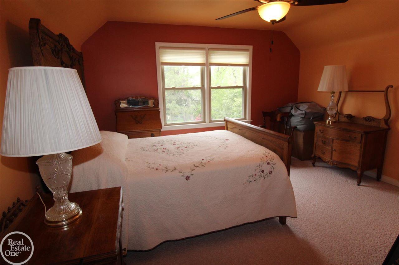 533 Fisher Road Grosse Pointe, MI 48230 - Photo 25 of 54 50044993-24.JPG