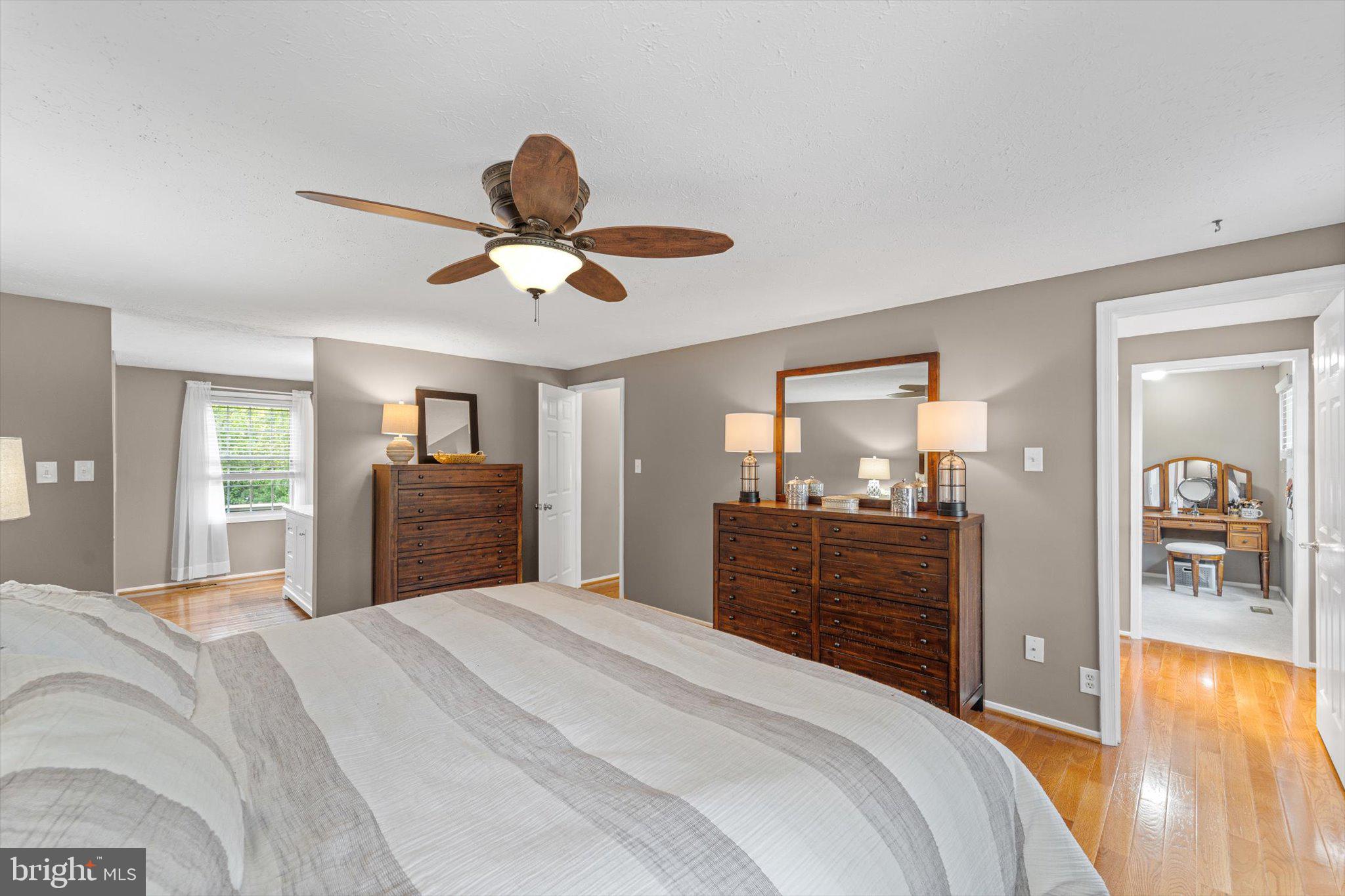 7561 Vogels Way Springfield, VA 22153 - Photo 41 of 79 PRIMARY SUITE