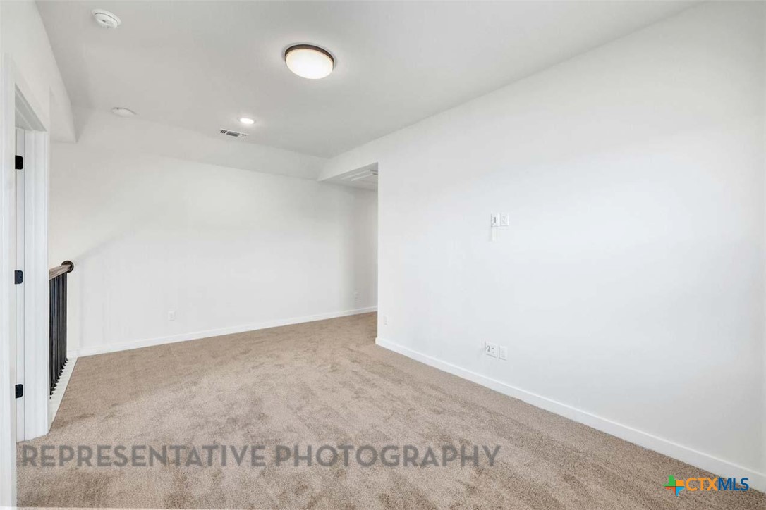 148 Spanish Oak Castroville, TX 78009 - Photo 19 of 20 a view of an empty room