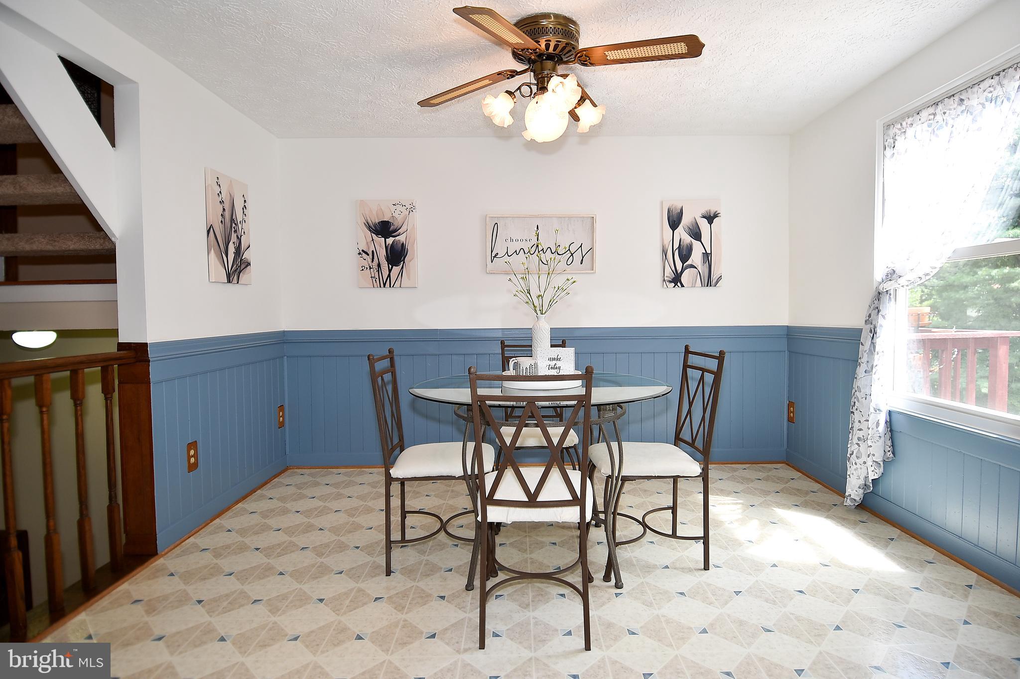 6591 Forest Dew Court Springfield, VA 22152 - Photo 10 of 39 Eat-in kitchen w/ room for friendly gatherings