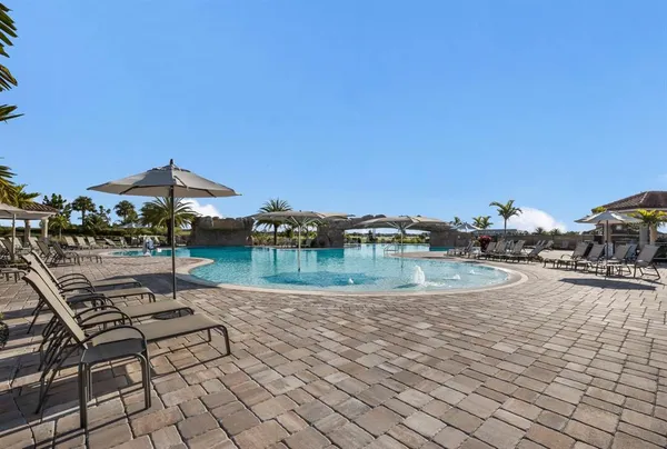 $4,000 | 18117 Gawthrop Drive, Unit 104, Bradenton, FL 34211