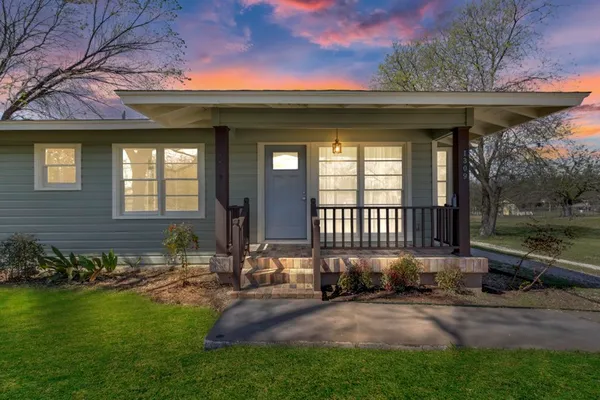 $349,900 | 1309 Sloan Street, Taylor, TX 76574