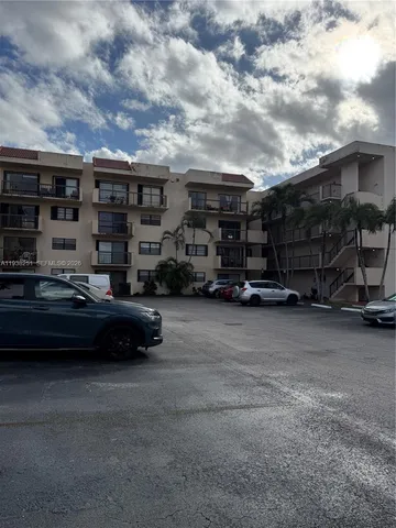 $320,000 | 995 Southwest 84th Avenue, Unit 304, Miami, FL 33144