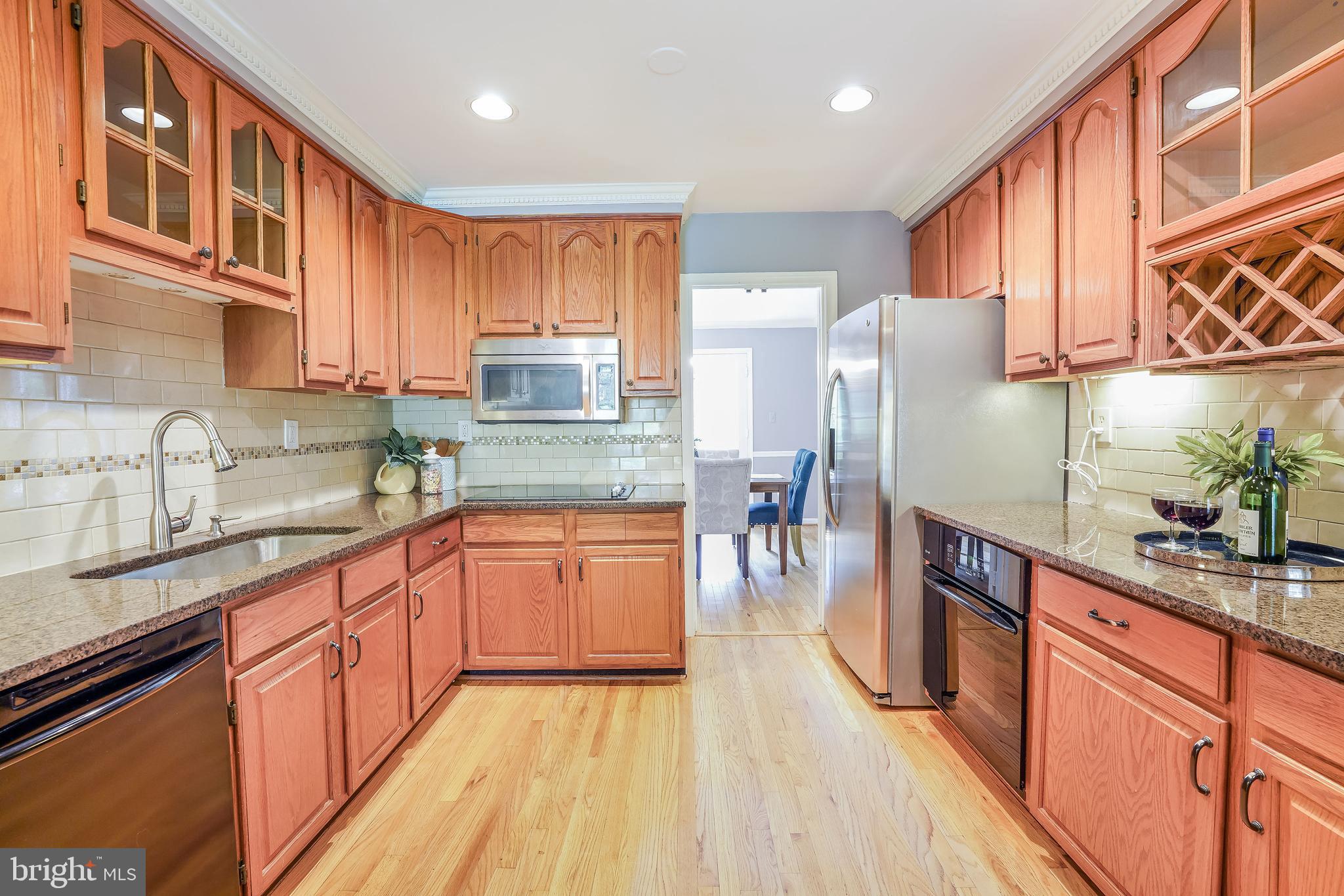 11825 Vale Road Oakton, VA 22124 - Photo 11 of 37 Gallery Image 11