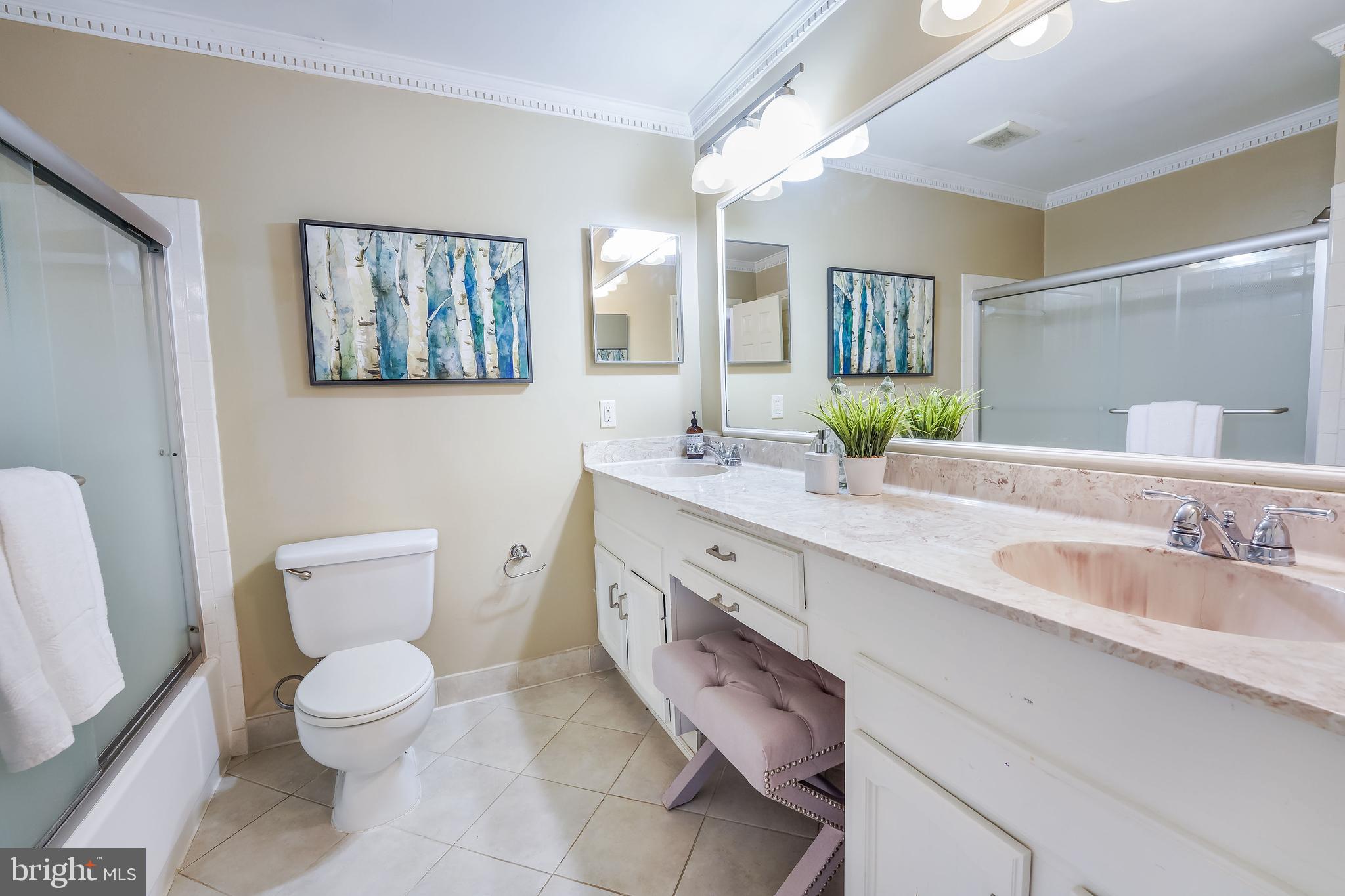 11825 Vale Road Oakton, VA 22124 - Photo 22 of 37 Gallery Image 22