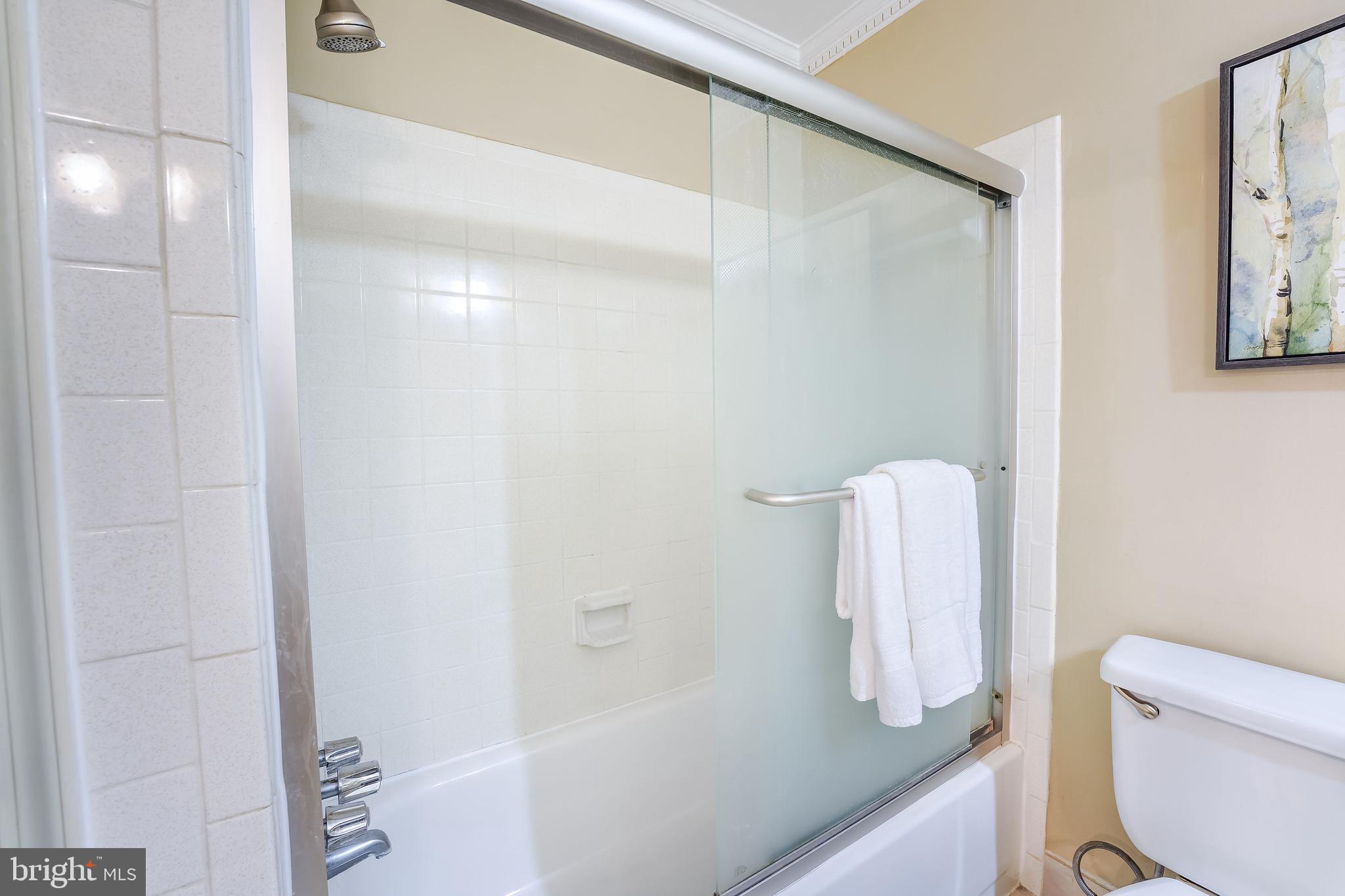 11825 Vale Road Oakton, VA 22124 - Photo 23 of 37 Gallery Image 23