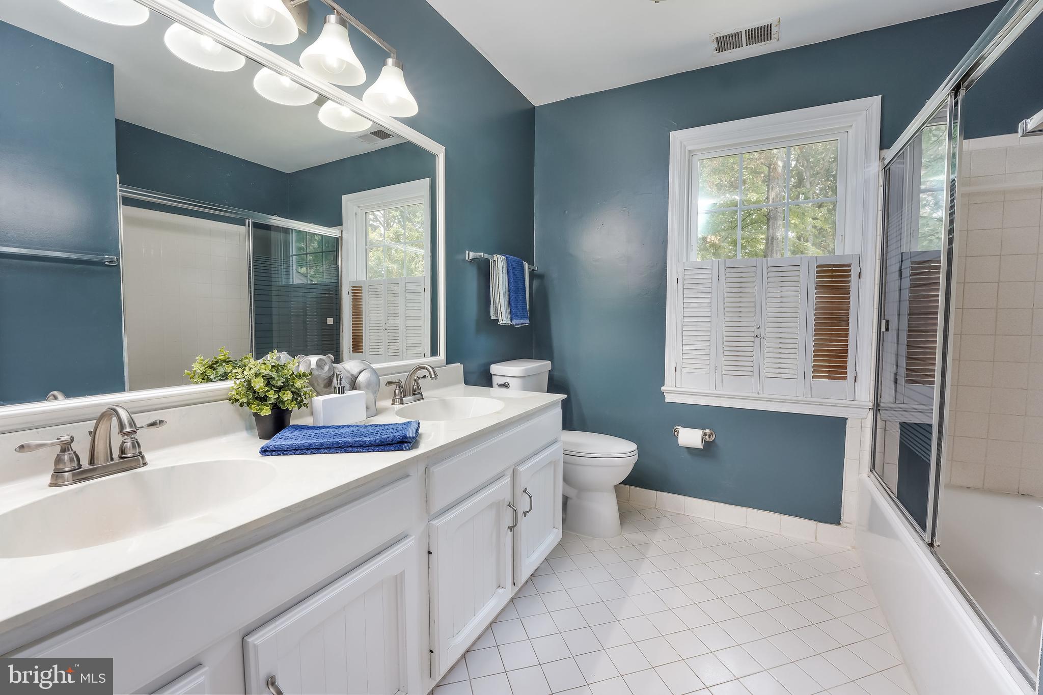 11825 Vale Road Oakton, VA 22124 - Photo 28 of 37 Gallery Image 28