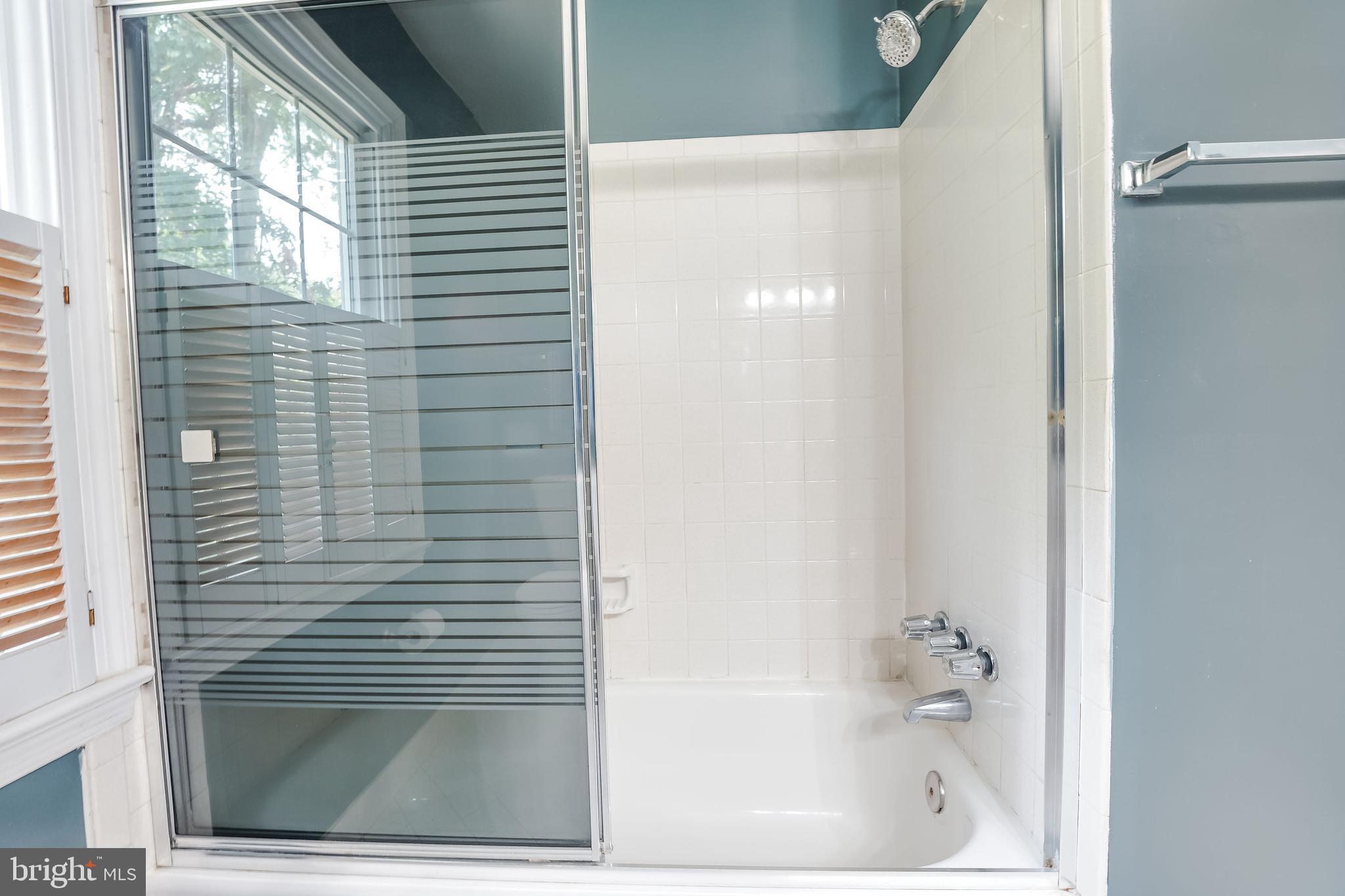 11825 Vale Road Oakton, VA 22124 - Photo 29 of 37 Gallery Image 29