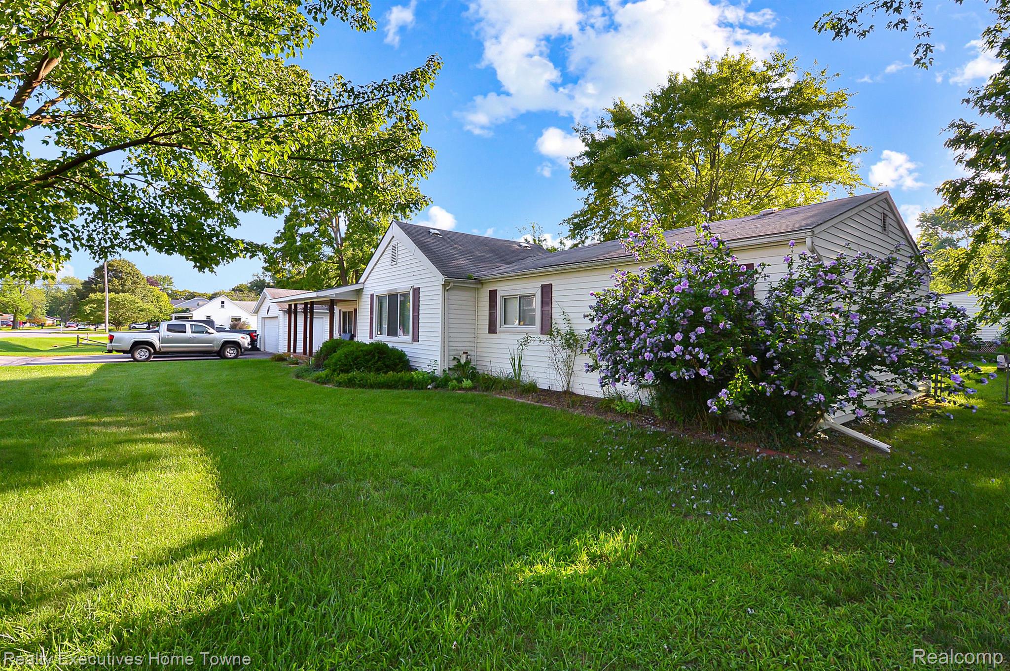 2500 Longview Avenue Rochester, MI 48307 - Photo 2 of 52 Gallery Image 2