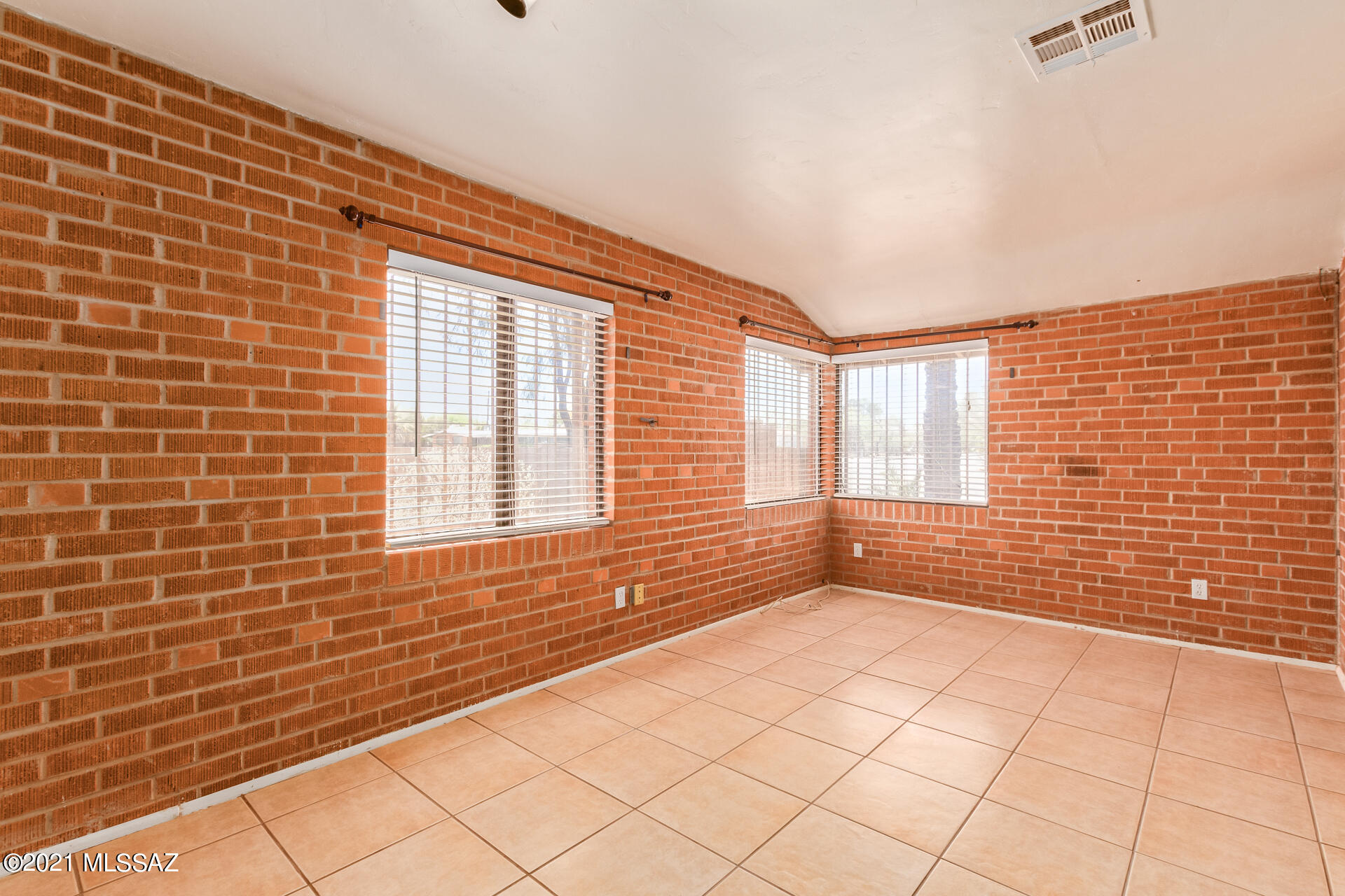 1231 East Allen Road Tucson, AZ 85719 - Photo 9 of 43 Gallery Image 9