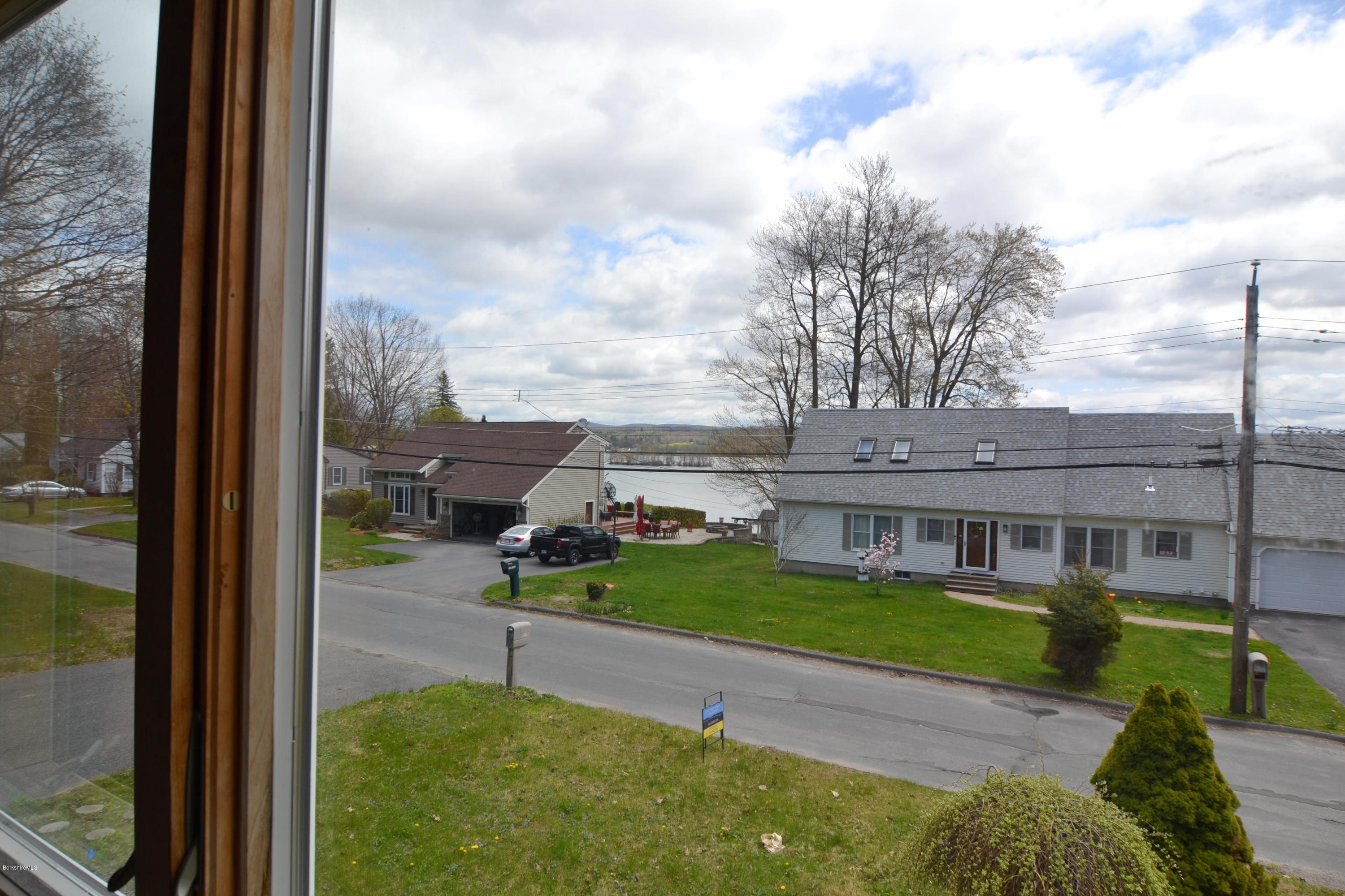 135 Ridge Avenue Pittsfield, MA 01201 - Photo 22 of 30 VIEWS - PRIMARY SUITE